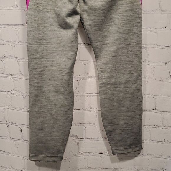 Women's Nike gray with pink tight fit 7/8 leggings NWT - Picture 6 of 10